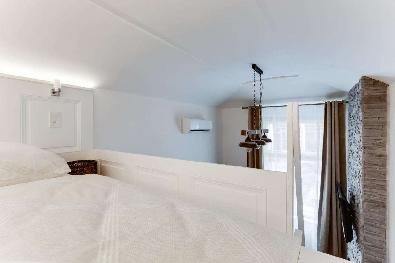 Dream Duplex On Riverside プラハ エクステリア 写真