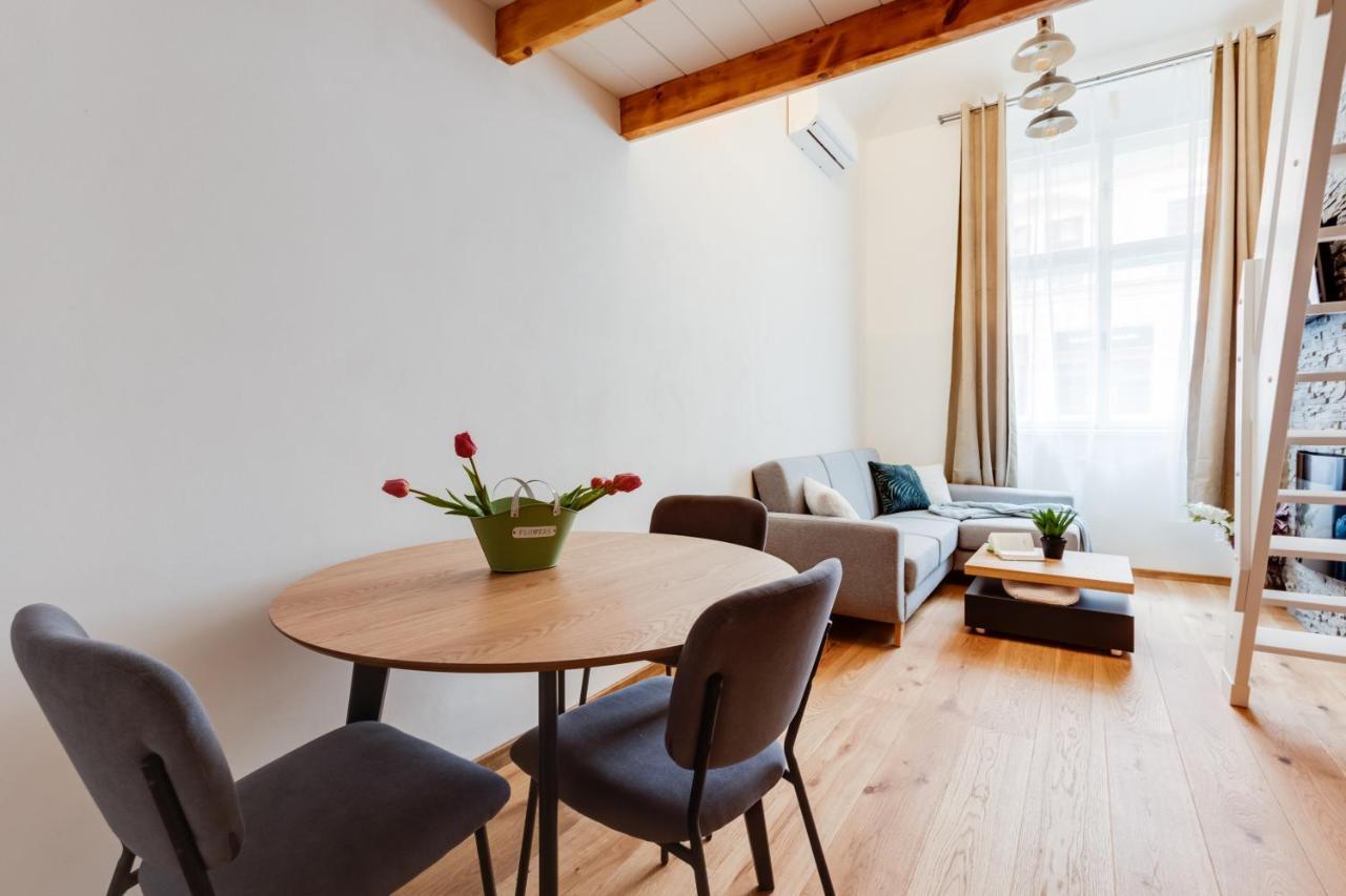 Dream Duplex On Riverside プラハ エクステリア 写真